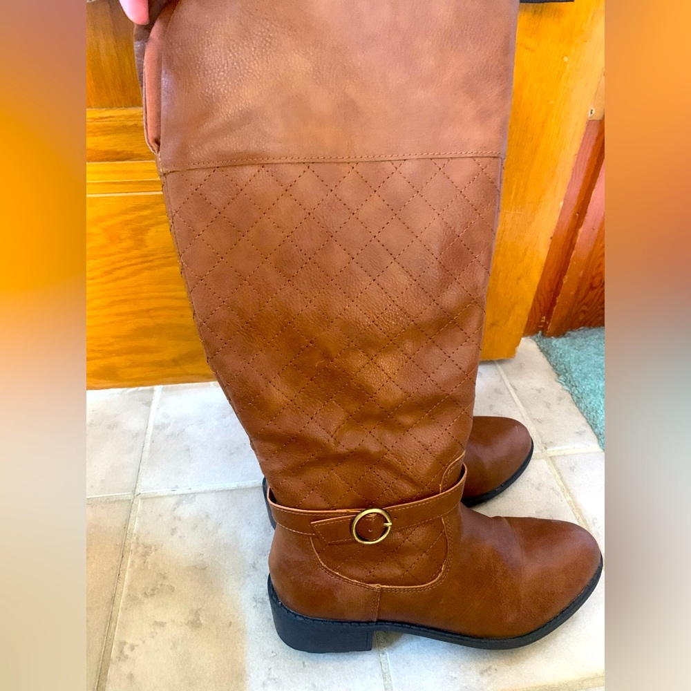Tall brown boot